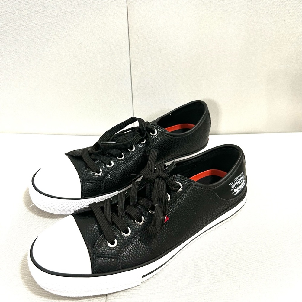Levi’s Women Stan Buck Synthetic Low Top Casual Lace Up Black Sneakers Shoe NWOT